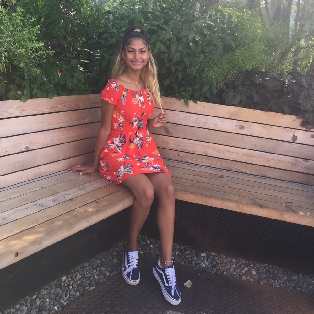 Meet your Posher, Dayana